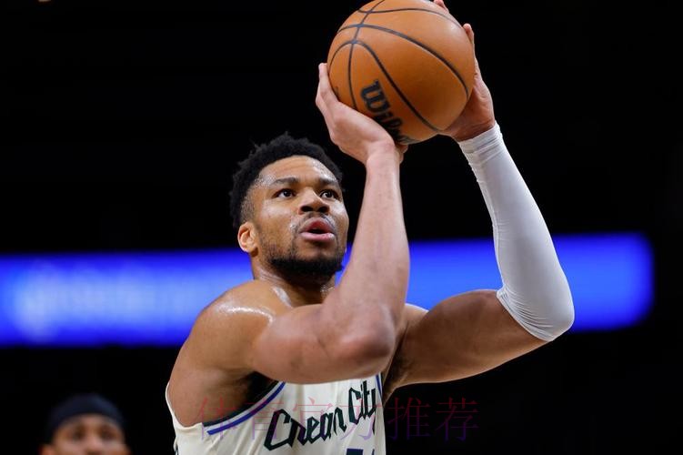 字母哥21+17沃克空砍32分 雄鹿险胜老鹰 字母哥21+17沃克空砍32分 雄鹿险胜老鹰