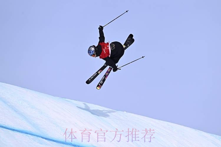 滑雪世界杯瑞士莱克斯站:谷爱凌坡面障碍技巧夺冠 滑雪世界杯瑞士莱克斯站:谷爱凌坡面障碍技巧夺冠